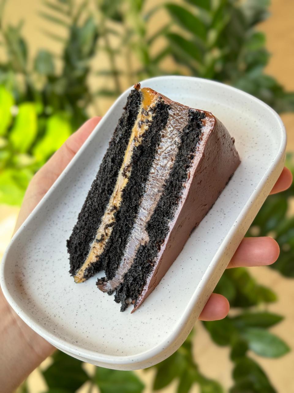 imagem de Fatia de Bolo Chocolate 70% cacau +  Caramelo Flor de Sal